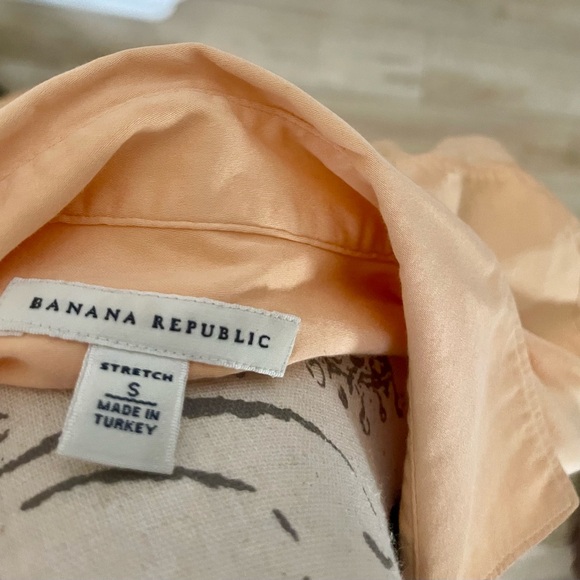 Banana Republic button down blouse size small. - Picture 3 of 3